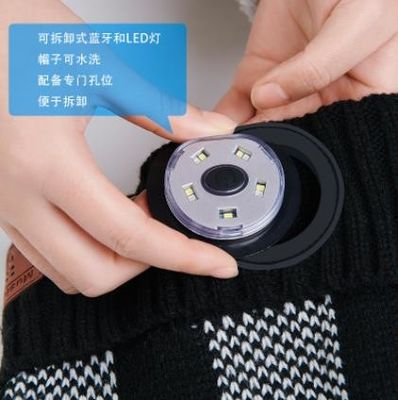 Bluetooth Beanie Hat Video Camera com luz, fones de ouvido sem fio recarregáveis do tampão do farol do diodo emissor de luz de USB 4 para esquiar, correndo
