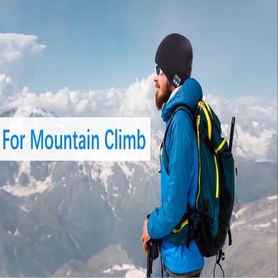A música aprecia o chapéu de Beaine com o orador para a escalada de corrida de esqui do esporte de inverno
