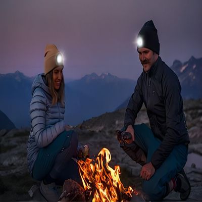 Chapéu dos fones de ouvido de Bluetooth do tampão da música do farol do diodo emissor de luz para o Natal, aniversários, homens